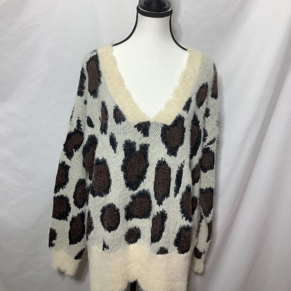 UMGEE-ANIMAL PRINT/LEOPARD EYELASH KNIT V-NECK OVERSIZED RELAXED FIT-SIZE L